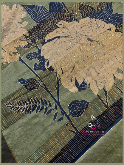 Minimalistic Handwork on Tussar