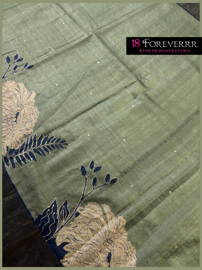 Minimalistic Handwork on Tussar